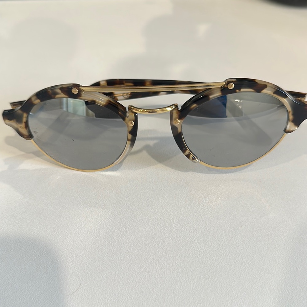 illesteva glasses made in Italy